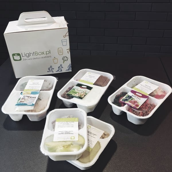 Dieta lightbox – na czym polega i czy ułatwia zdrowe odchudzanie?