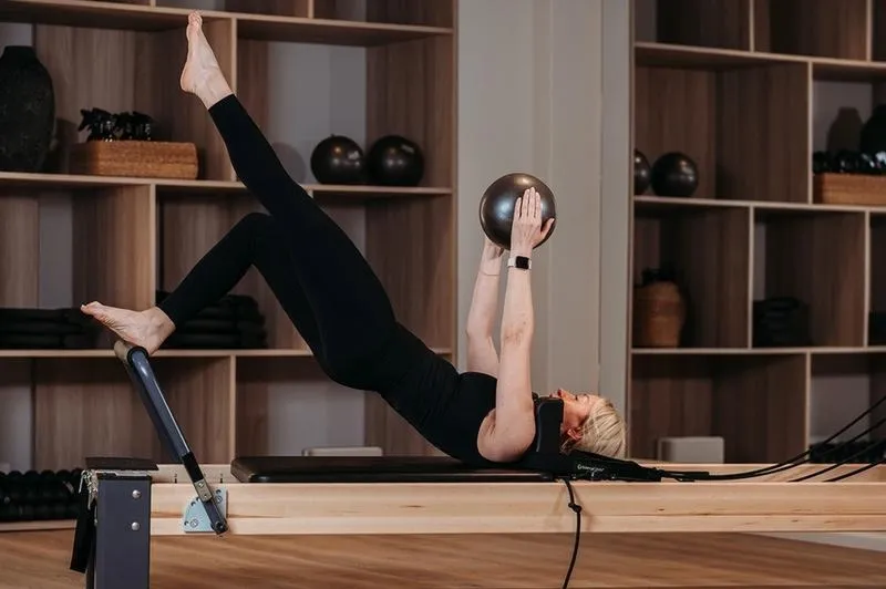 Jak często trenować pilates? Optymalna częstotliwość dla skutecznych efektów